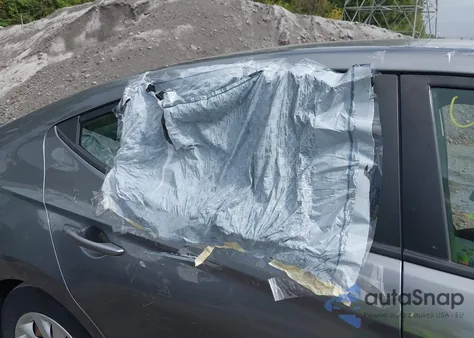 2019 Hyundai Elantra Se из США, поврежденный, VIN 5NPD74LF8KH438663